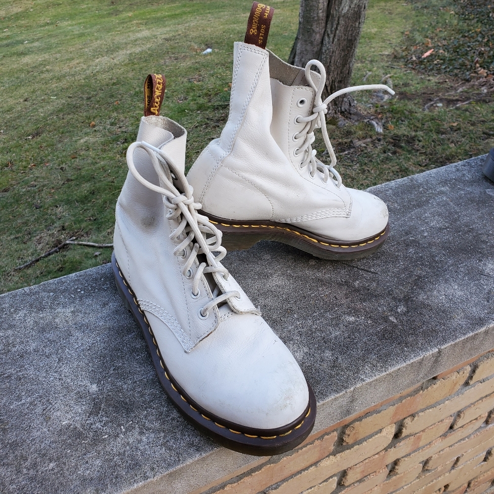 Dr Marten 1460 soft leather women's us9/uk7
